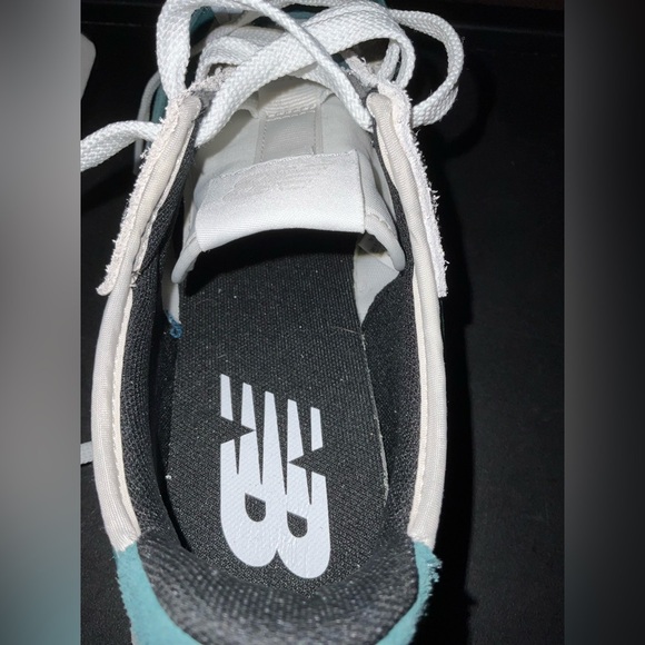 New Balance 327 Men 9/WMS 10.5 NWOB New Spruce Never Worn green white off-white - Picture 5 of 15